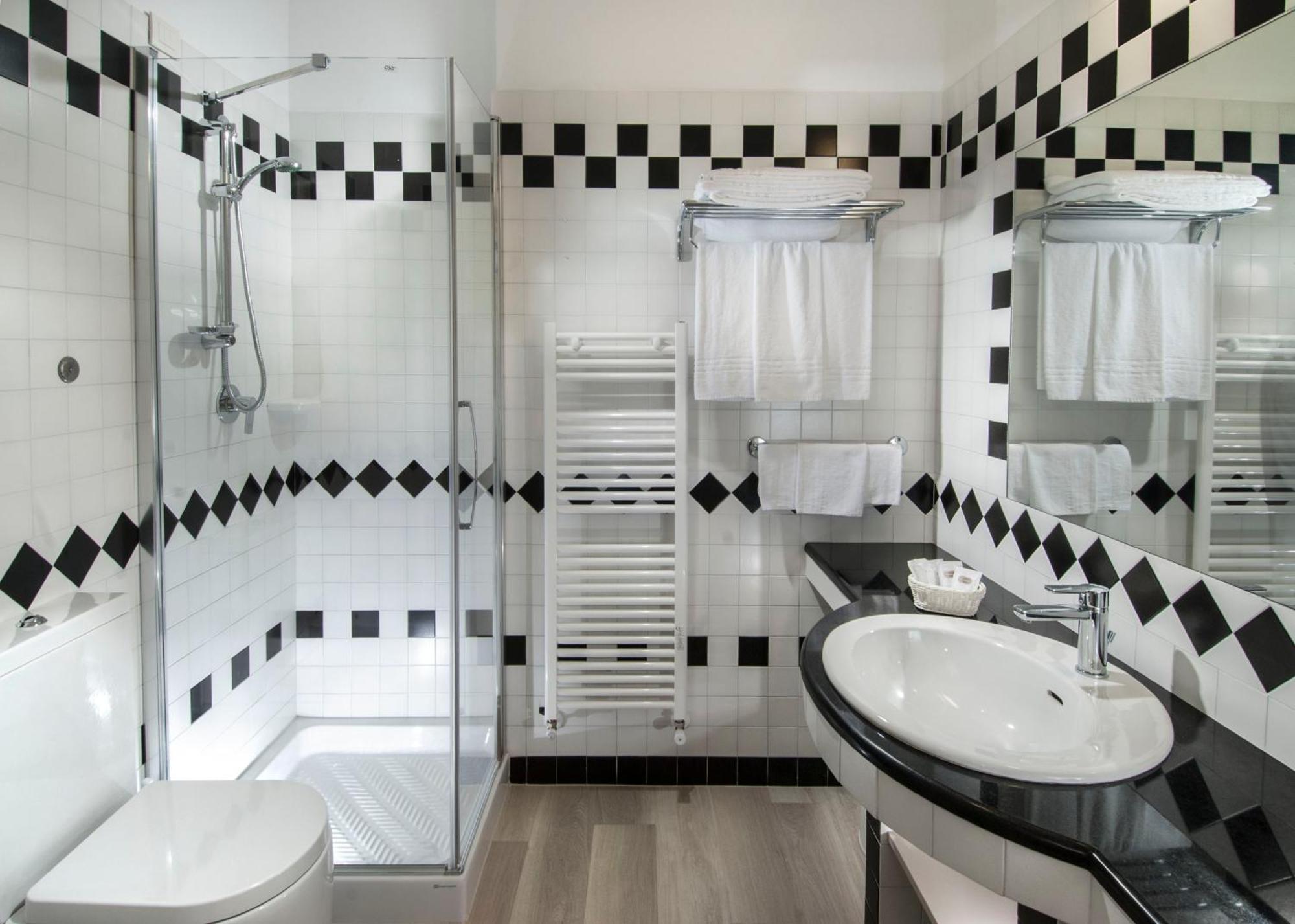 Hotel Prestige Κατόλικα Εξωτερικό φωτογραφία