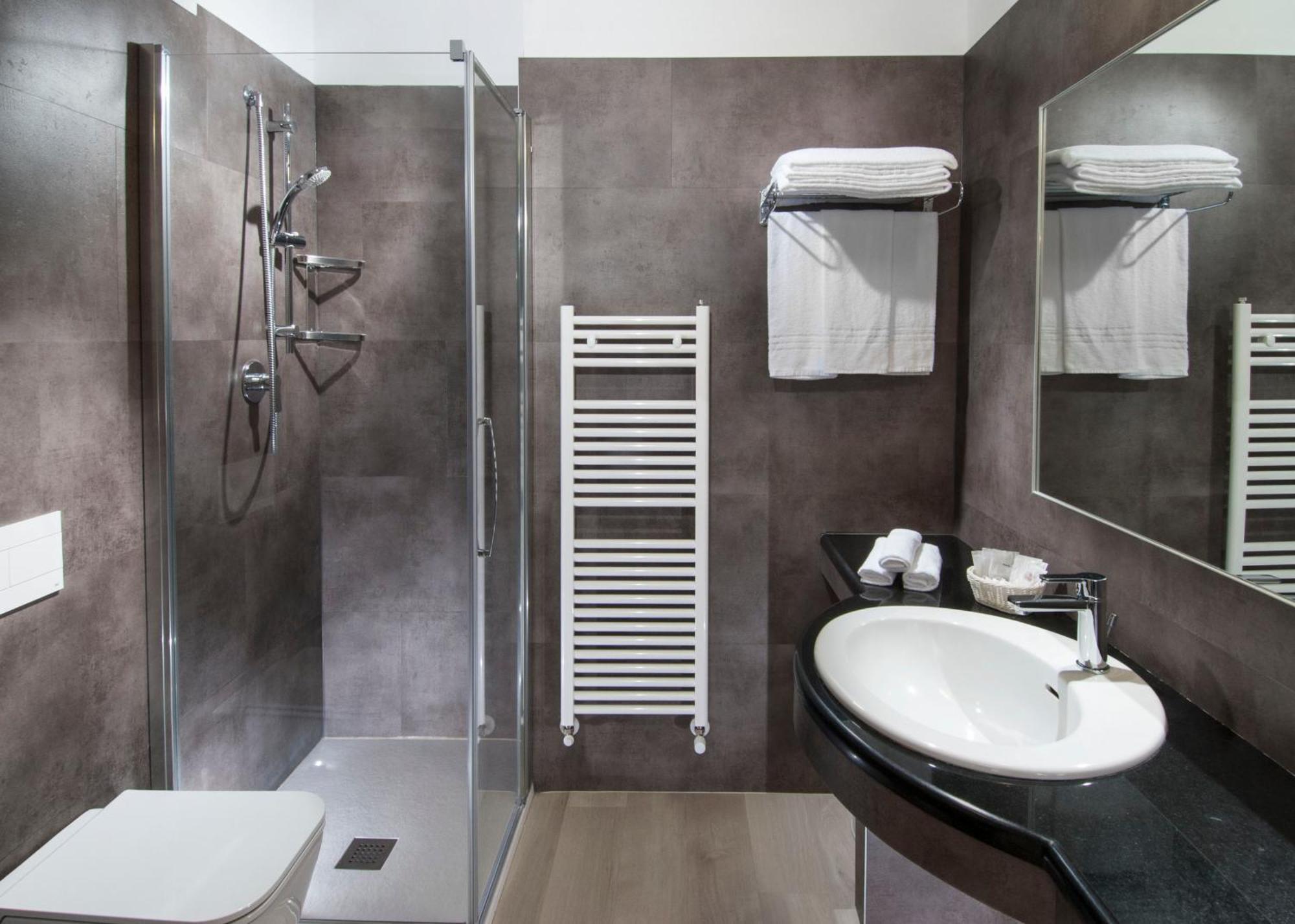 Hotel Prestige Κατόλικα Εξωτερικό φωτογραφία